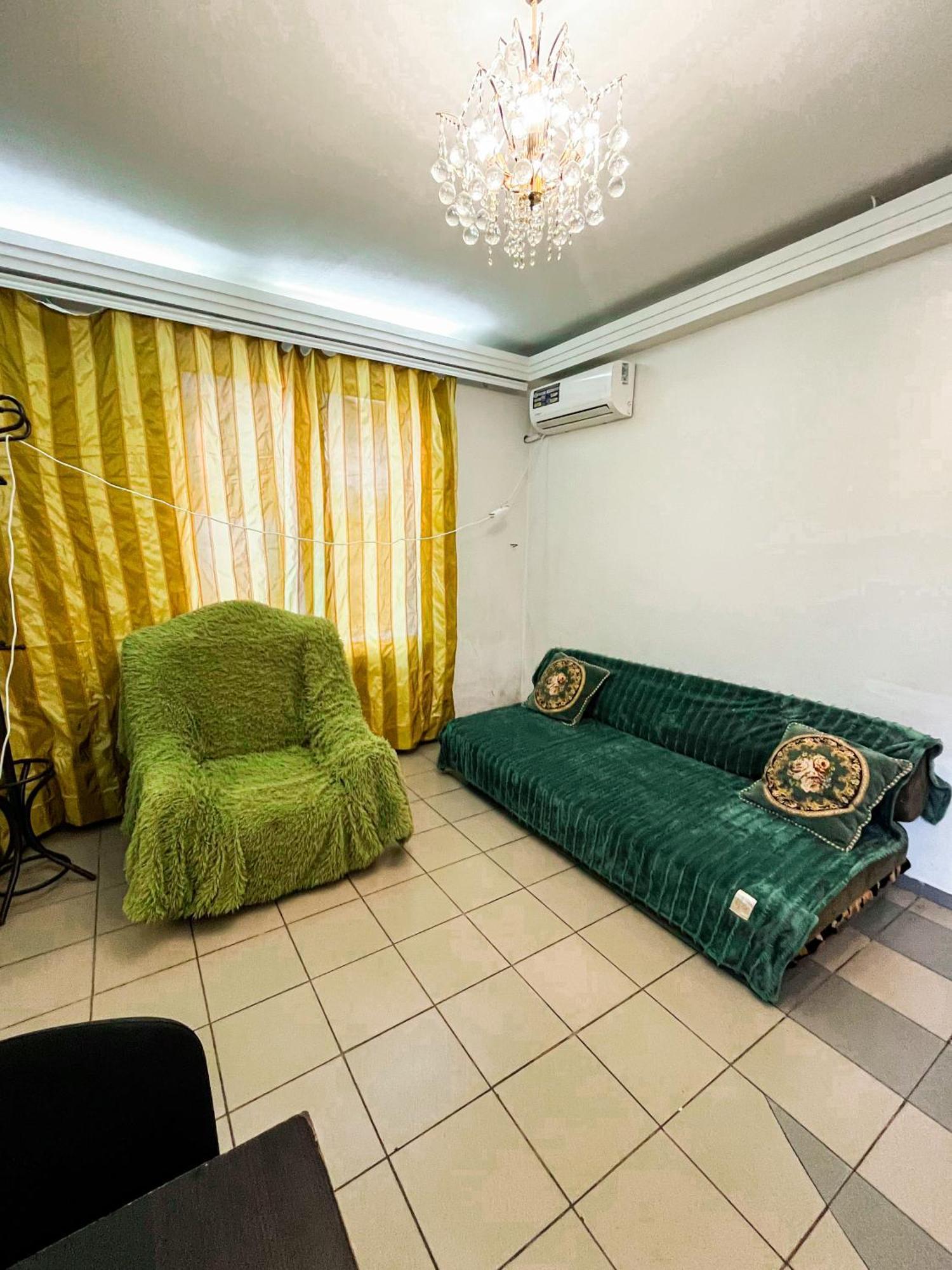 Studio Bucuresti Chişinǎu Buitenkant foto